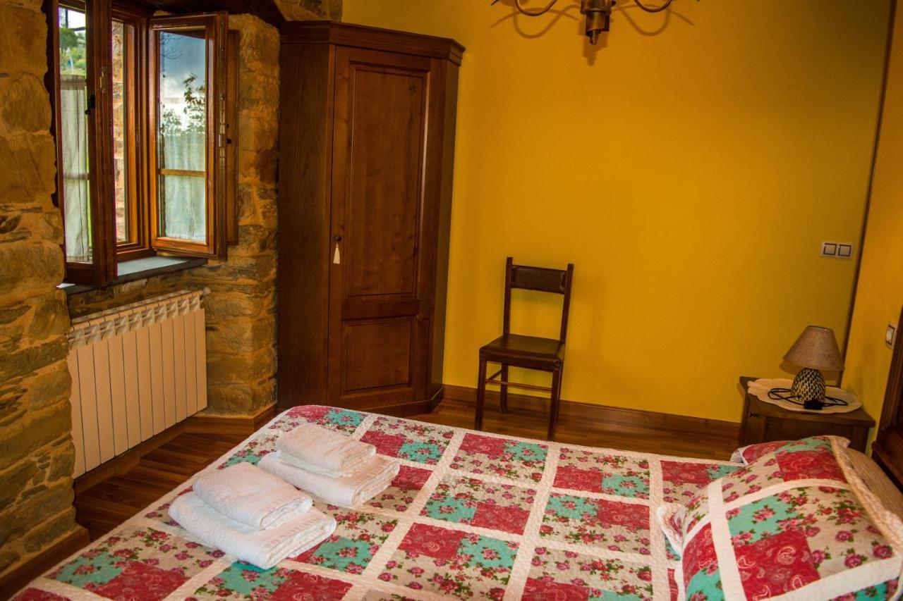 Apartamentos Rurales Tia Vicenta Santa Eulalia de Oscos Buitenkant foto